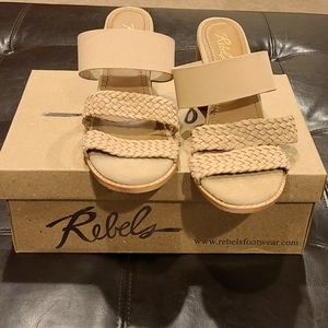 Size 6 & 8 Rebels woven sandal heel